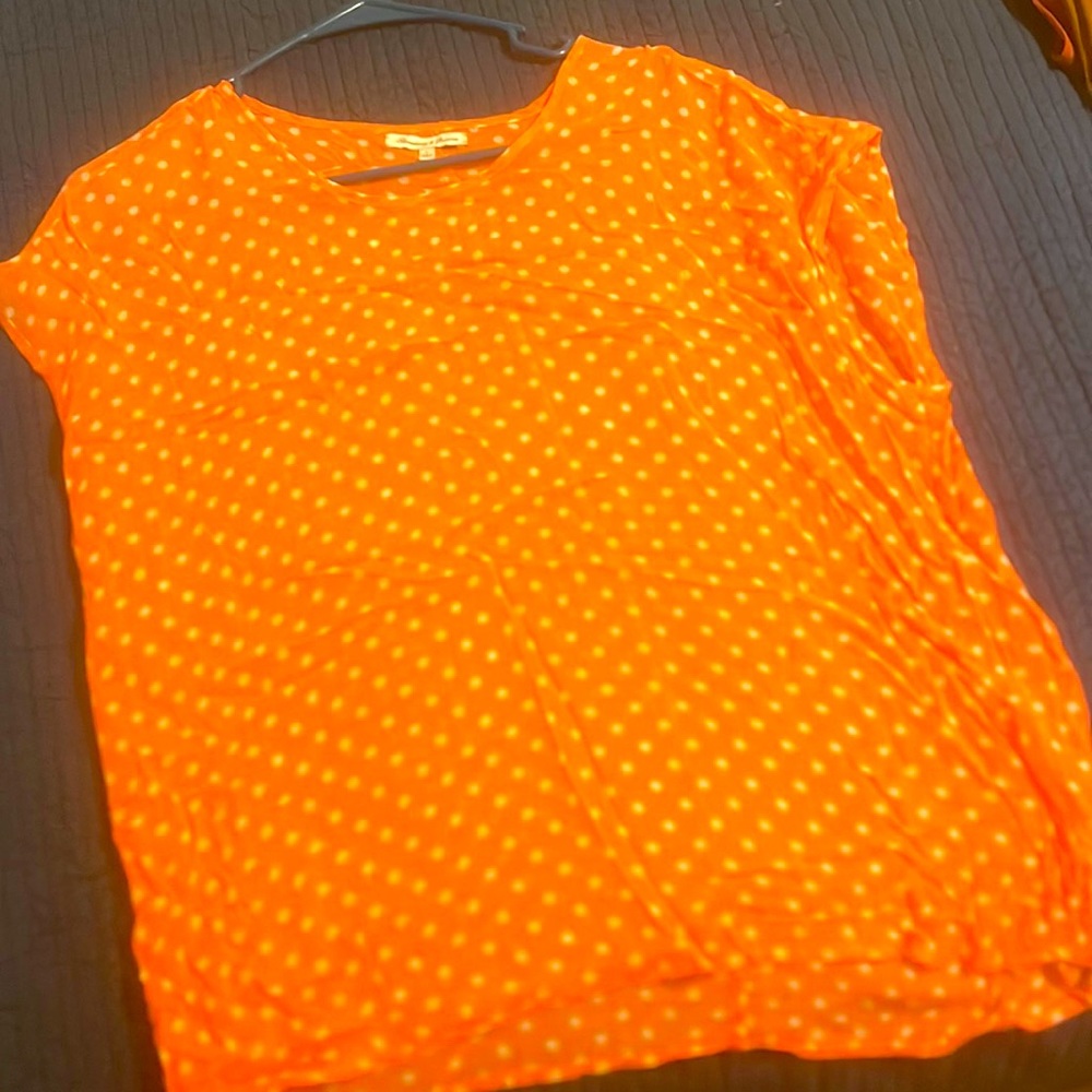 Broadway and Broom Coral and white polka dot ladies sleeveless shirt size Large